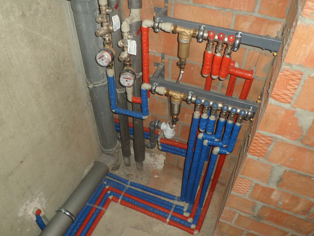 Разводка труб водоснабжения в квартире: способы, составление схемы .