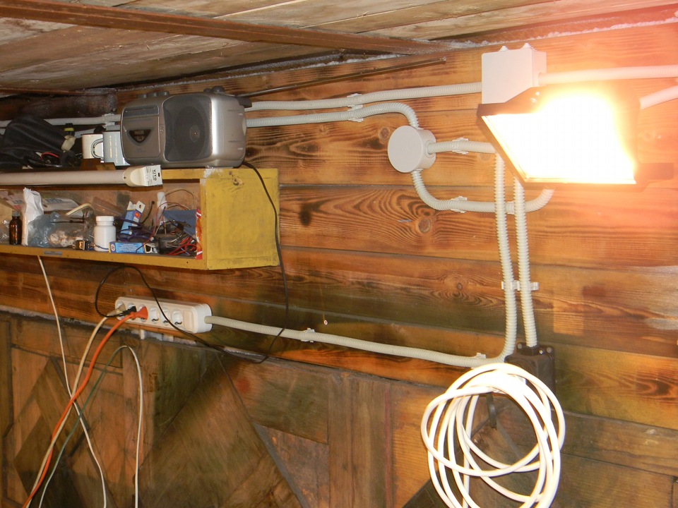 как подключить лампы в гараже