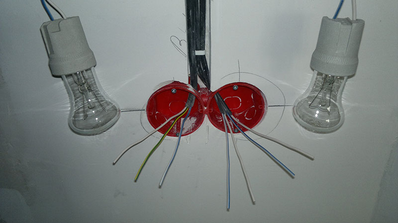 Как подключить розетку с выключателем в одном корпусе к двужильному проводу