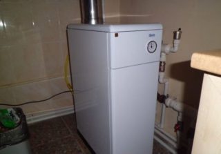 срок службы газового котла сиберия в частном доме. %D0%BD%D0%B0%D0%BF%D0%BE%D0%BB%D1%8C%D0%BD%D1%8B%D0%B9 %D0%BA%D0%BE%D1%82%D0%B5%D0%BB %D1%81%D0%B8%D0%B1%D0%B5%D1%80%D0%B8%D1%8F. срок службы газового котла сиберия в частном доме фото. срок службы газового котла сиберия в частном доме-%D0%BD%D0%B0%D0%BF%D0%BE%D0%BB%D1%8C%D0%BD%D1%8B%D0%B9 %D0%BA%D0%BE%D1%82%D0%B5%D0%BB %D1%81%D0%B8%D0%B1%D0%B5%D1%80%D0%B8%D1%8F. картинка срок службы газового котла сиберия в частном доме. картинка %D0%BD%D0%B0%D0%BF%D0%BE%D0%BB%D1%8C%D0%BD%D1%8B%D0%B9 %D0%BA%D0%BE%D1%82%D0%B5%D0%BB %D1%81%D0%B8%D0%B1%D0%B5%D1%80%D0%B8%D1%8F. Газовый котел Сиберия – типичный представитель отопительного оборудования бытового класса. Среди изделий, выпускаемых российскими производителями, образцы этой фирмы пользуются большим спросом и постоянно входят в ТОП лучших моделей по итогам года. В ассортименте газовых котлов Сиберия представлены модели, имеющие сравнительно высокий КПД (до 90%) и низкий расход энергоносителя. Отопительные приборы отличаются особенностями конструкции, а также способом установки в пределах отапливаемого дома. Среди разновидностей газового оборудования от этого производителя имеются модели с чугунным теплообменником, а также котлы универсального типа в напольном и настенном (компактном) исполнениях.