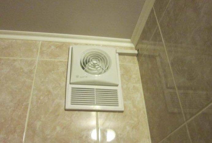 Самостоятельно установить вентилятор в ванной комнате