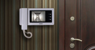Домофон с видеонаблюдением для квартиры совместимый с подключением