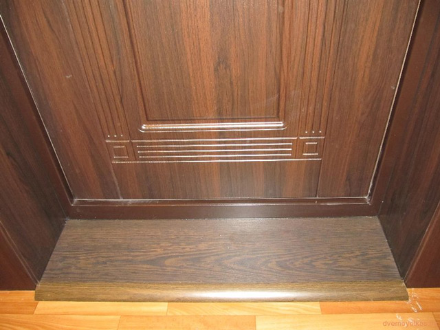 Как правильно прикрепить порог входной двери из ламината: пошаговая .
