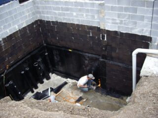 Как построить подвал при близких грунтовых водах