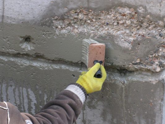  для бетона: укрепляющая, водоотталкивающая, от пыли, глубокого .