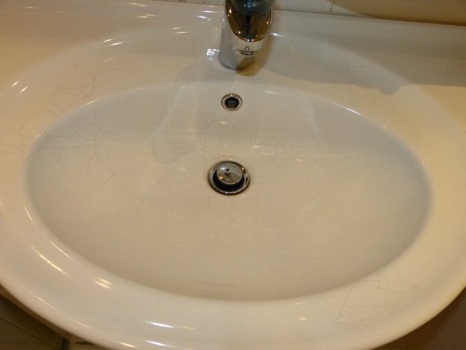 Трещина на раковине в ванной: чем и как заделать скол