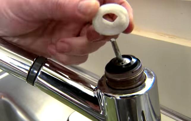 Течет кран в ванной: как починить двухвентильный и однорычажный краны