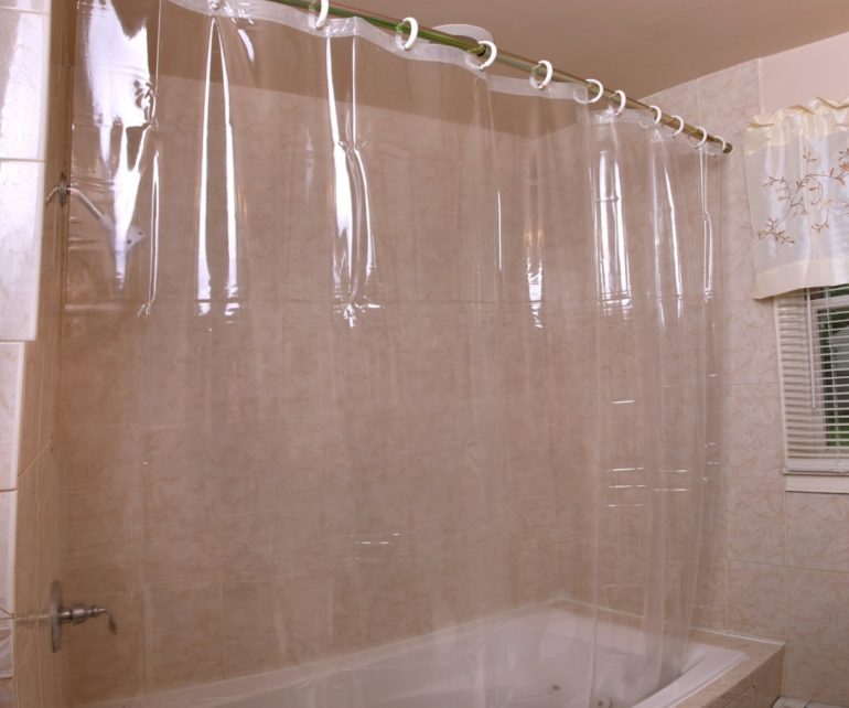 Монтаж стеклянной шторки для ванной